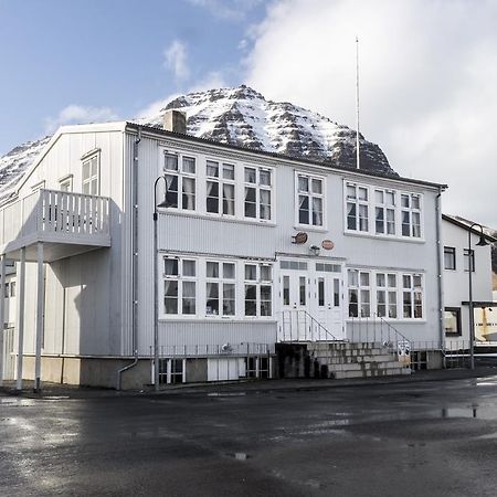 Einarshusid Guesthouse Bolungarvík Dış mekan fotoğraf