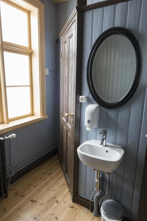 Einarshusid Guesthouse Bolungarvík Dış mekan fotoğraf