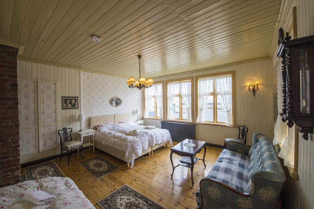 Einarshusid Guesthouse Bolungarvík Dış mekan fotoğraf