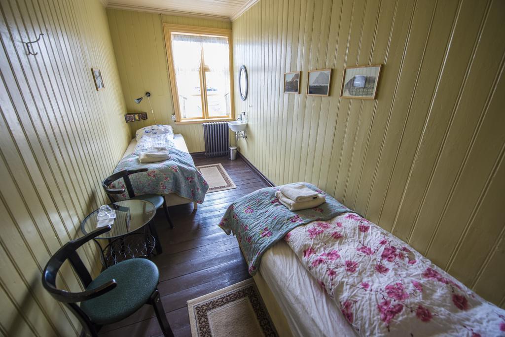 Einarshusid Guesthouse Bolungarvík Dış mekan fotoğraf