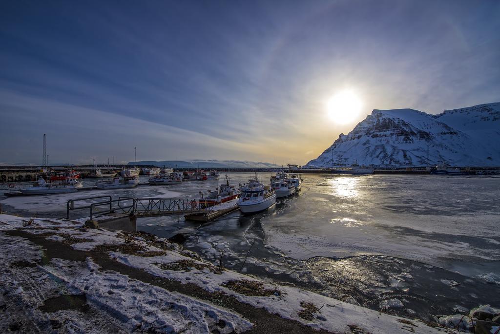 Einarshusid Guesthouse Bolungarvík Dış mekan fotoğraf